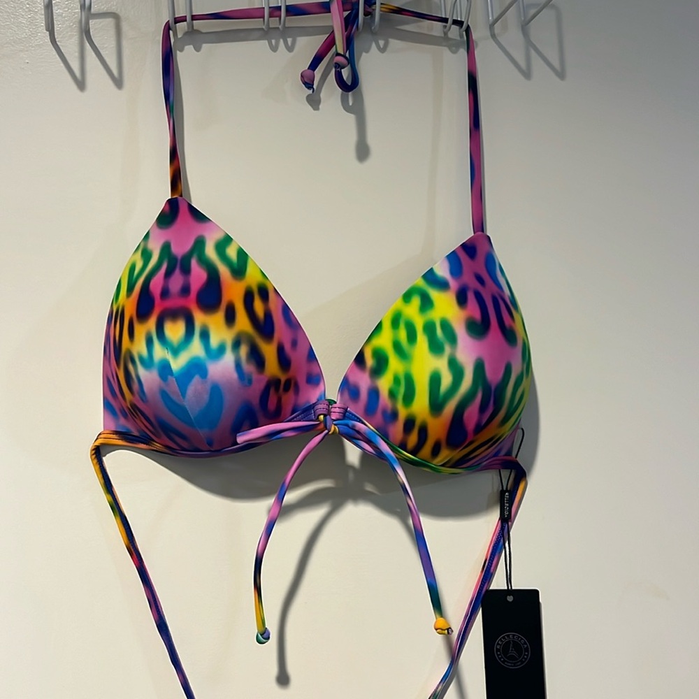 NWT Multicolored Leopard Print Bikini Top
